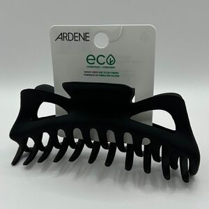 Free w/ purchase ⎮ NWT Claw Clip